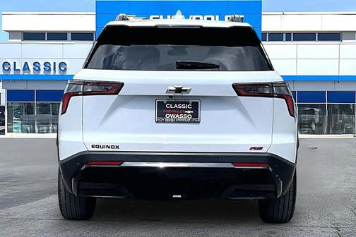 Polar White Tricoat 2026 Chevrolet Equinox FWD RS