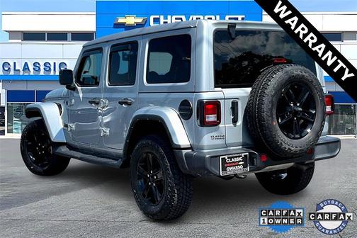 2023 Jeep Wrangler 4-Door Sahara Altitude 4x4