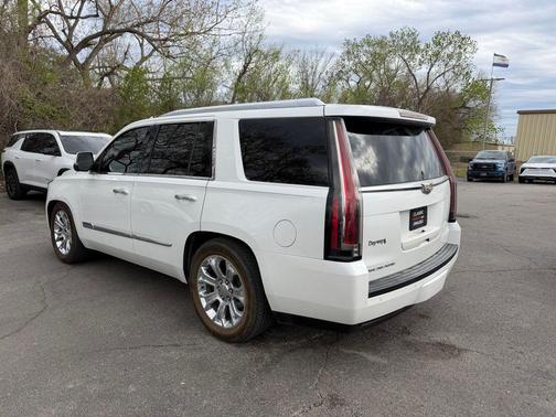 2016 Cadillac Escalade Standard