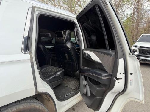 2016 Cadillac Escalade Standard