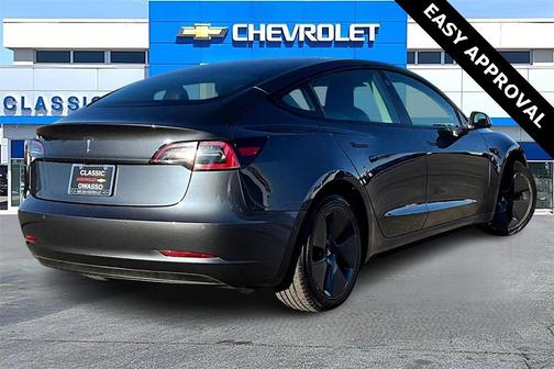 2022 Tesla Model 3 Standard Range