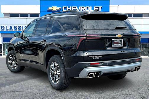Mosaic Black Metallic 2026 Chevrolet Traverse LT