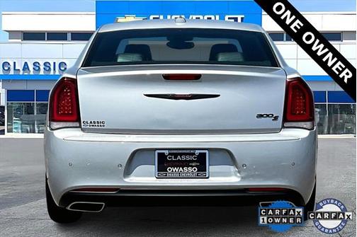 2022 Chrysler 300 S