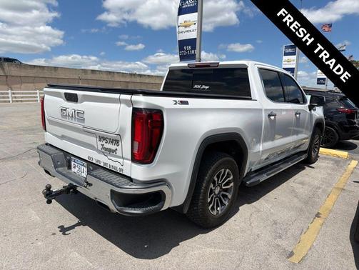 White Frost Tricoat 2019 GMC Sierra 1500 SLT