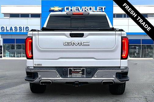 White Frost Tricoat 2019 GMC Sierra 1500 SLT