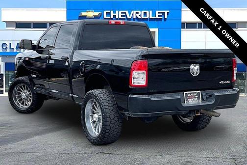 Diamond Black Crystal Pearlcoat 2022 RAM 2500 Tradesman Crew Cab 4x4 6'4' Box