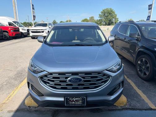 Silver Metallic 2021 Ford Edge SEL