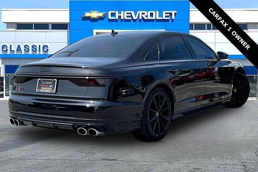 Mythos Black Metallic 2023 Audi S8 4.0T