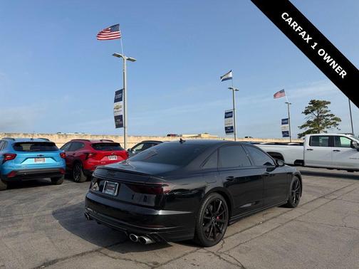 Mythos Black Metallic 2023 Audi S8 4.0T
