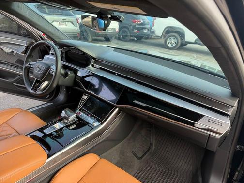 Mythos Black Metallic 2023 Audi S8 4.0T