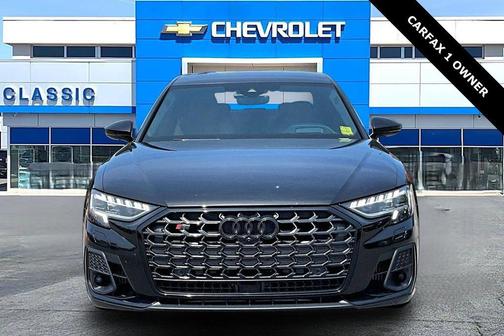 Mythos Black Metallic 2023 Audi S8 4.0T