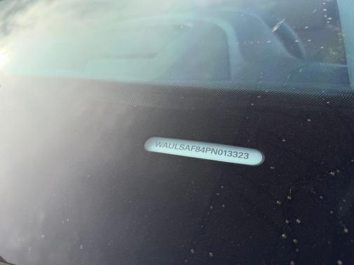 Mythos Black Metallic 2023 Audi S8 4.0T