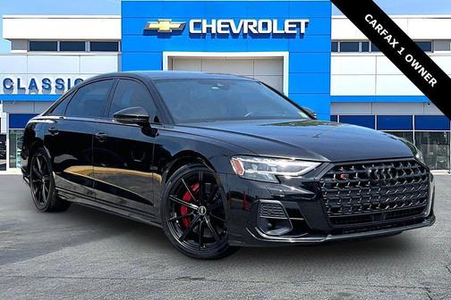 Mythos Black Metallic 2023 Audi S8 4.0T