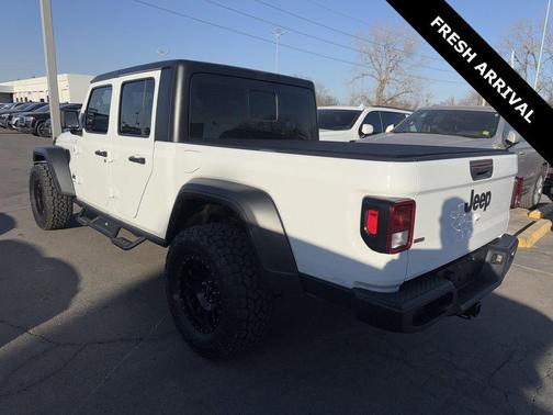2022 Jeep Gladiator Sport