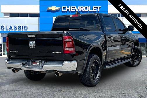 Diamond Black Crystal Pearlcoat 2019 RAM 1500 Laramie