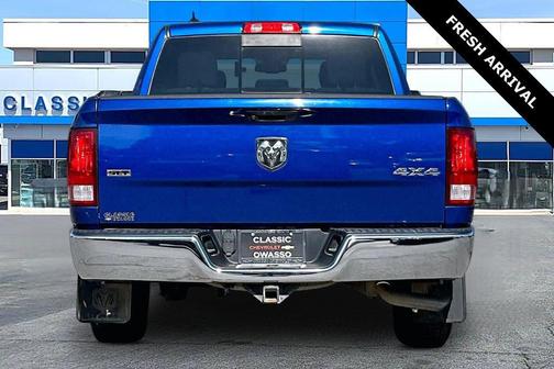 Blue Streak Pearlcoat 2019 RAM 1500 SLT