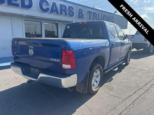 Blue Streak Pearlcoat 2019 RAM 1500 SLT