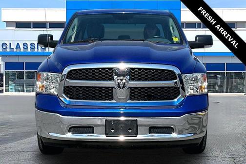 Blue Streak Pearlcoat 2019 RAM 1500 SLT