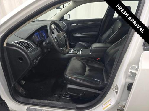 2023 Chrysler 300 Touring