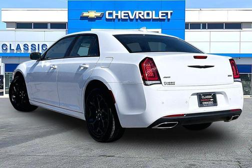 Bright White 2023 Chrysler 300 Touring