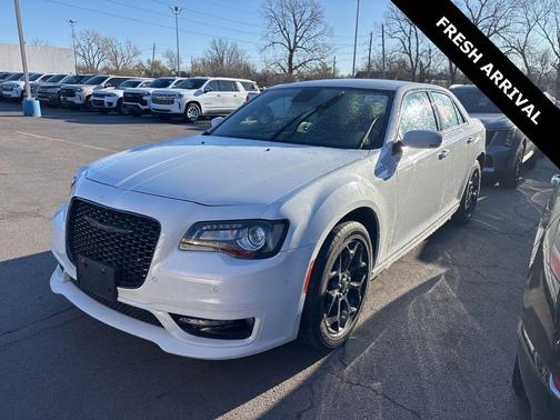 2023 Chrysler 300 Touring