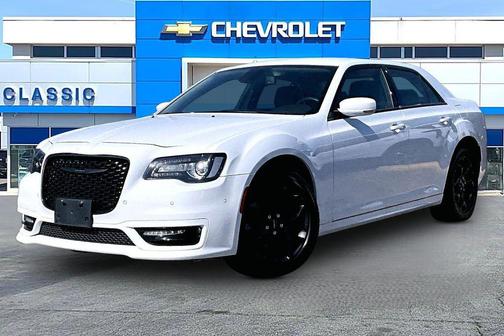 Bright White 2023 Chrysler 300 Touring