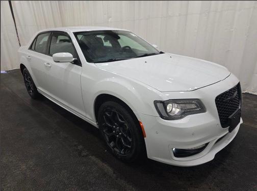 2023 Chrysler 300 Touring