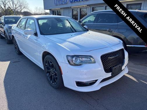 2023 Chrysler 300 Touring