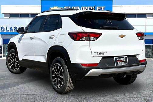 Summit White 2026 Chevrolet Trailblazer LT