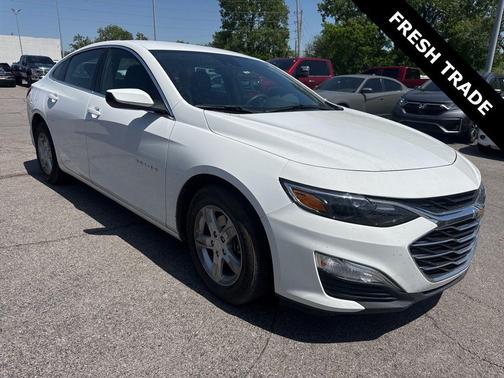 Summit White 2024 Chevrolet Malibu 1LS