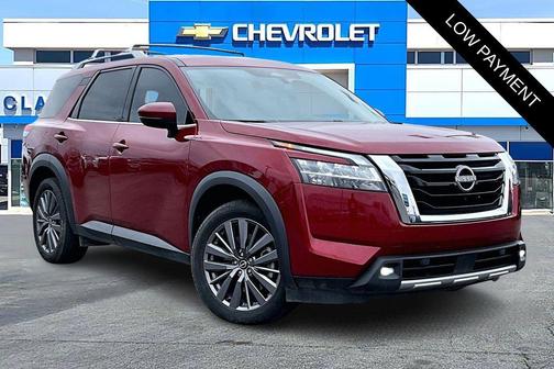 2023 Nissan Pathfinder SL FWD