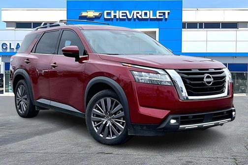 2023 Nissan Pathfinder SL FWD