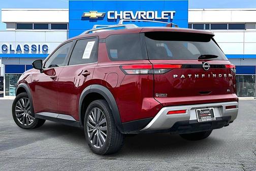 2023 Nissan Pathfinder SL FWD