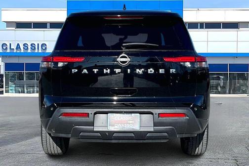 2022 Nissan Pathfinder S 2WD