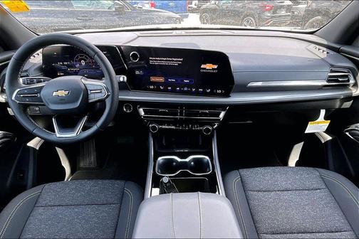 Mosaic Black Metallic 2027 Chevrolet Traverse LT