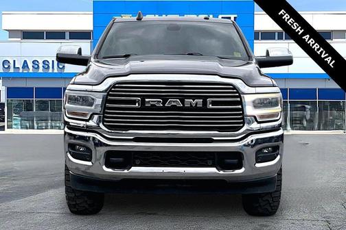2020 RAM 2500 Laramie Crew Cab 4x4 6'4' Box