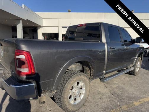 2020 RAM 2500 Laramie Crew Cab 4x4 6'4' Box