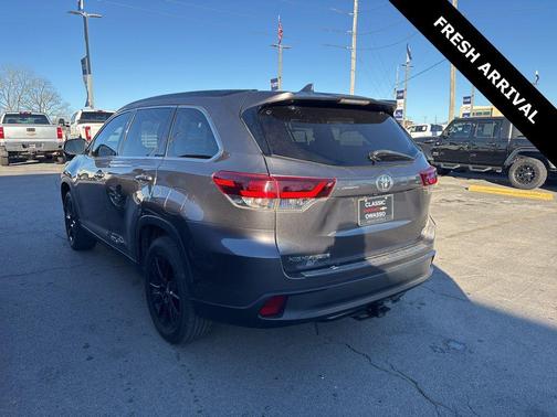 2019 Toyota Highlander SE