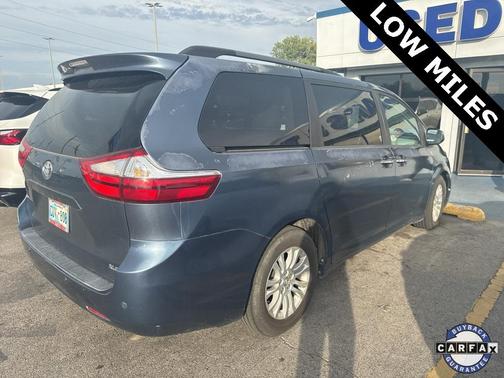 2016 Toyota Sienna XLE