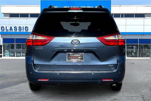 2016 Toyota Sienna XLE