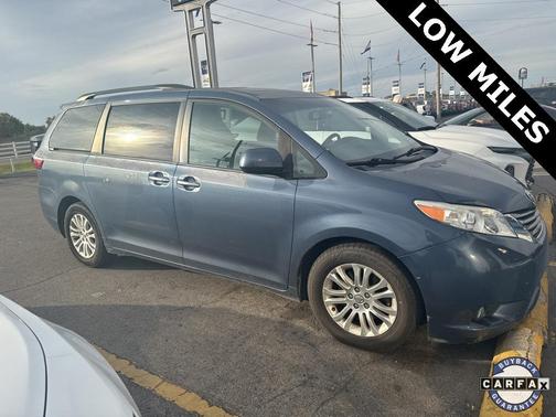 2016 Toyota Sienna XLE