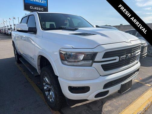 Bright White Clearcoat 2020 RAM 1500 Laramie