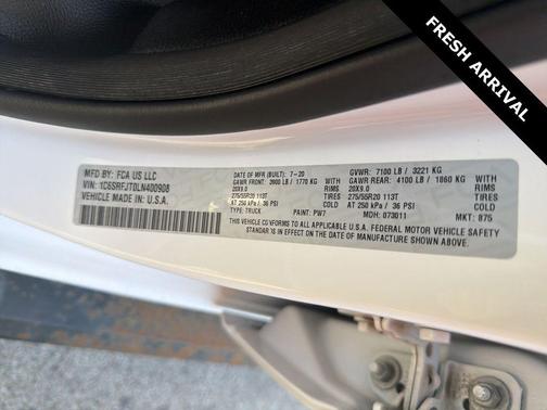 Bright White Clearcoat 2020 RAM 1500 Laramie