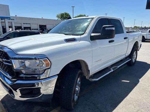 Bright White Clearcoat 2024 RAM 2500 Big Horn Crew Cab 4x4 6'4' Box