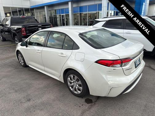 Blizzard Pearl 2020 Toyota Corolla LE