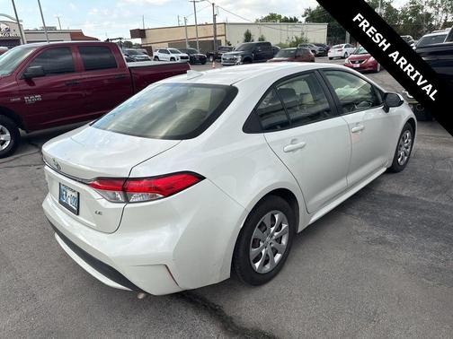Blizzard Pearl 2020 Toyota Corolla LE