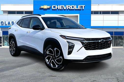 Summit White 2026 Chevrolet Trax FWD 2RS