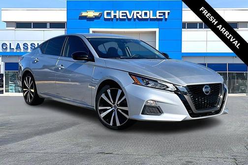 2021 Nissan Altima SR FWD