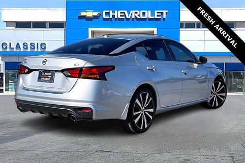 2021 Nissan Altima SR FWD