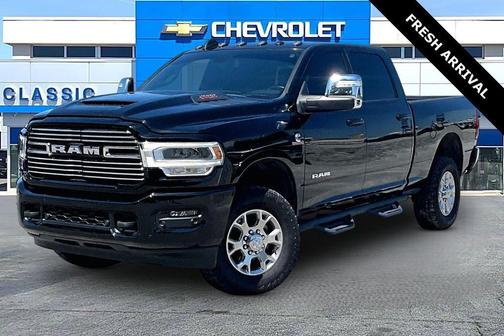 Diamond Black Crystal Pearlcoat 2023 RAM 2500 Laramie Crew Cab 4x4 6'4' Box